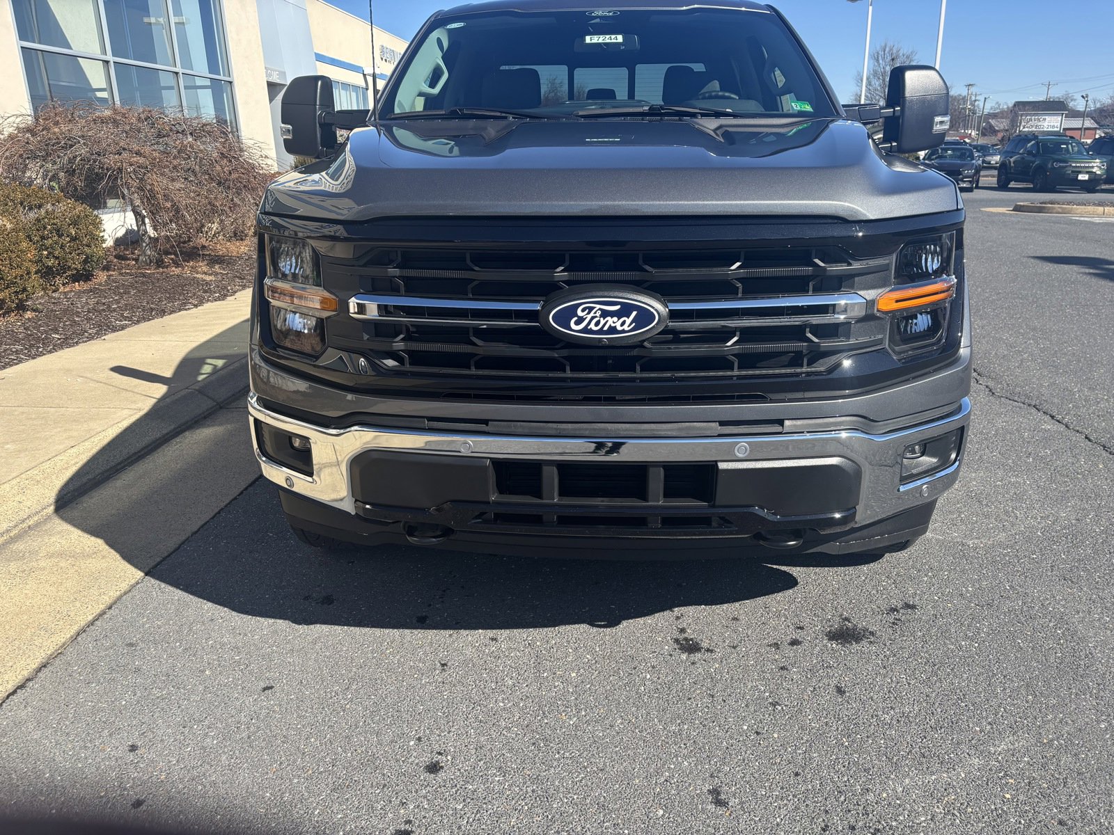 2025 Ford F-150 XLT photo 4