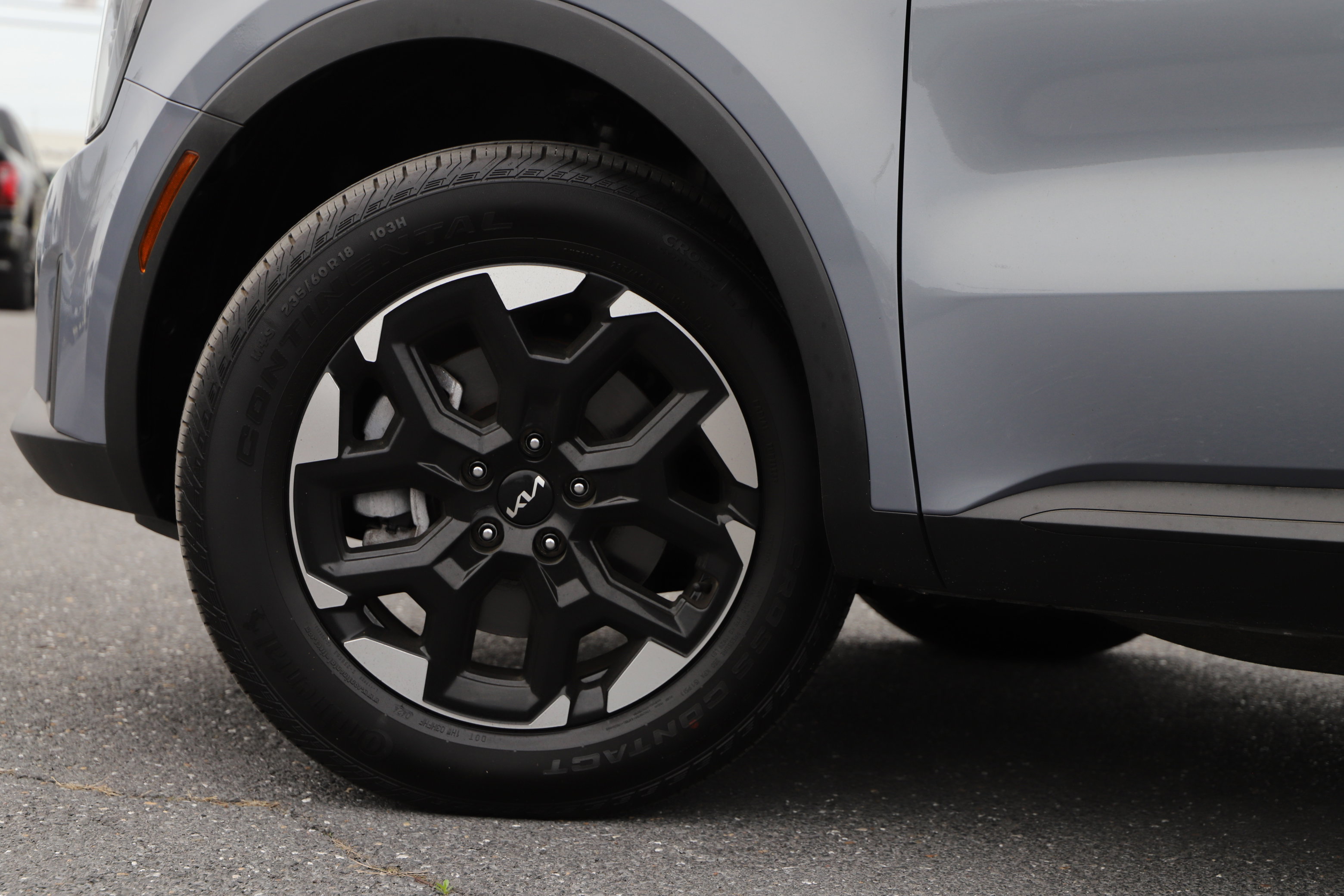 2024 Kia Sorento S photo 3
