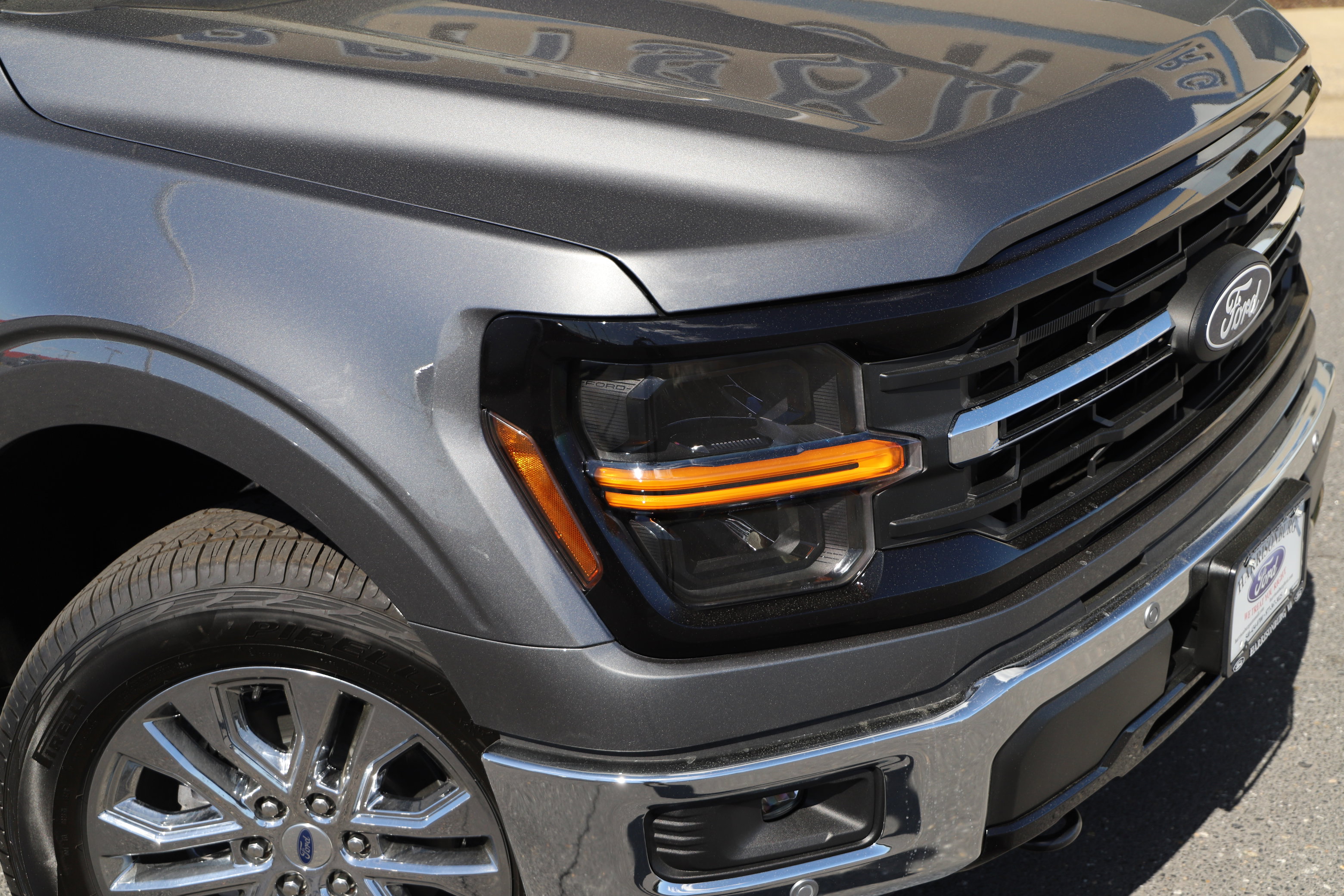2025 Ford F-150 XLT photo 2