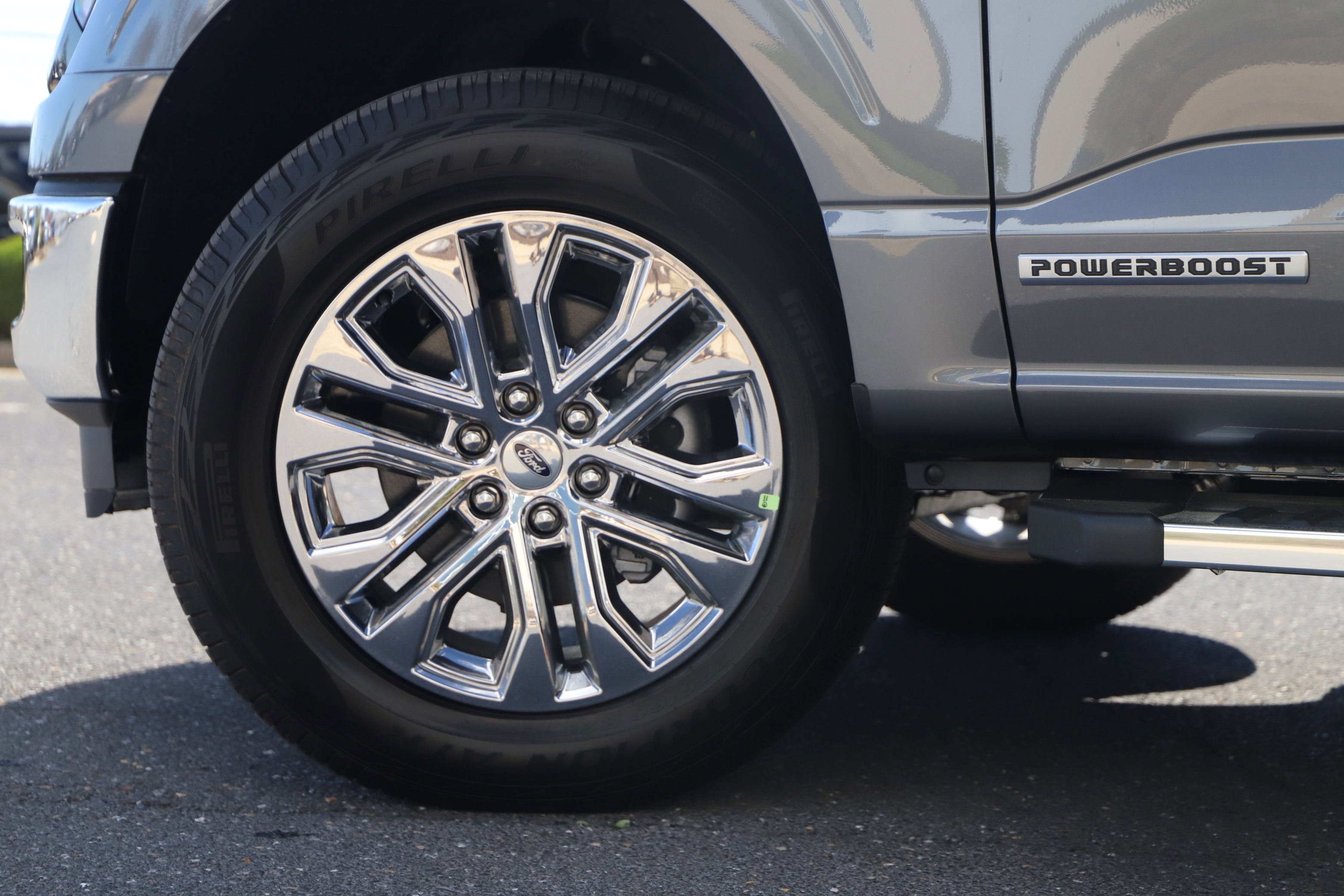 2025 Ford F-150 XLT photo 3