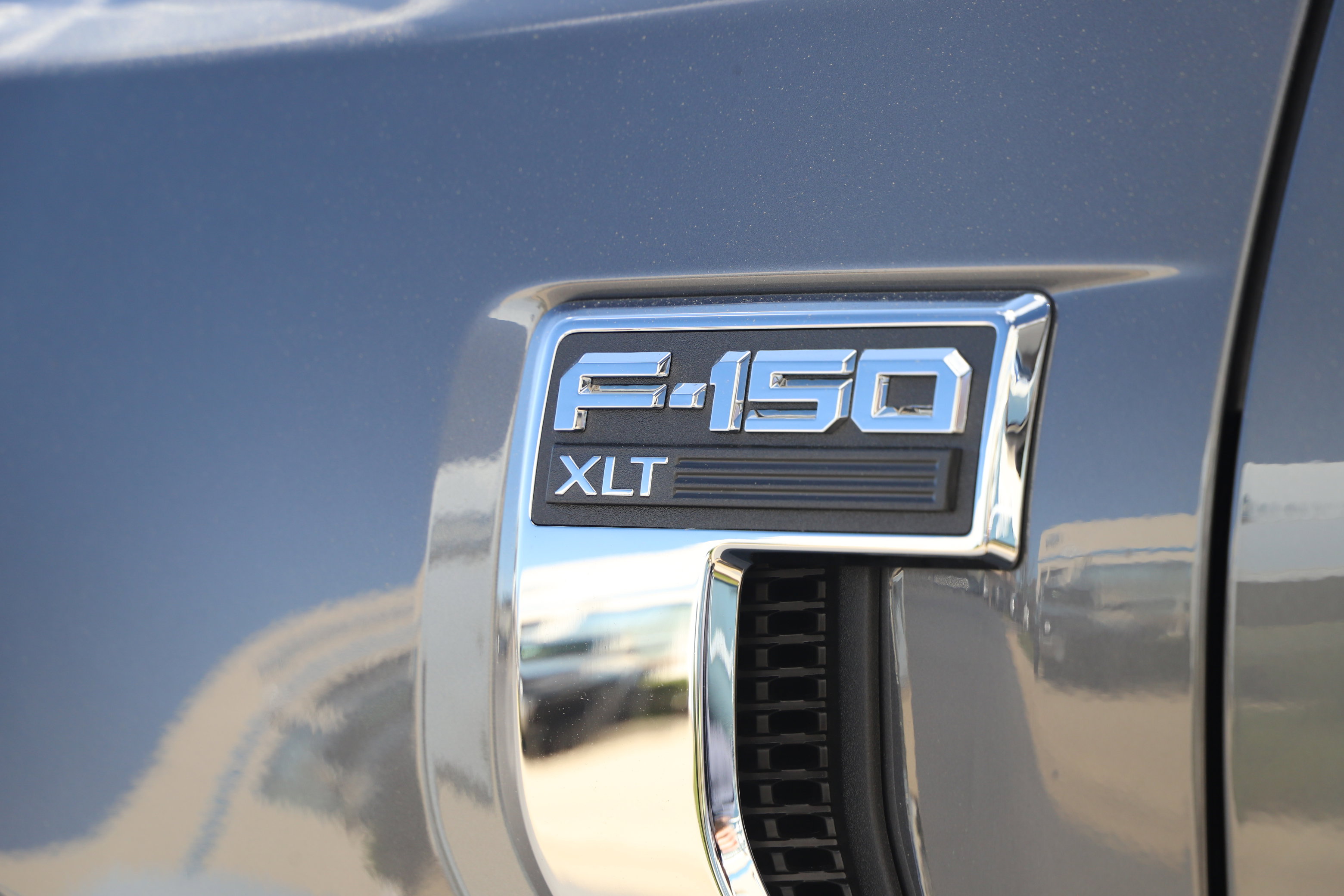 2025 Ford F-150 XLT photo 4