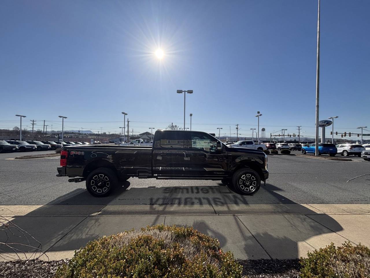2025 Ford F-250 Super Duty Platinum - Photo 24