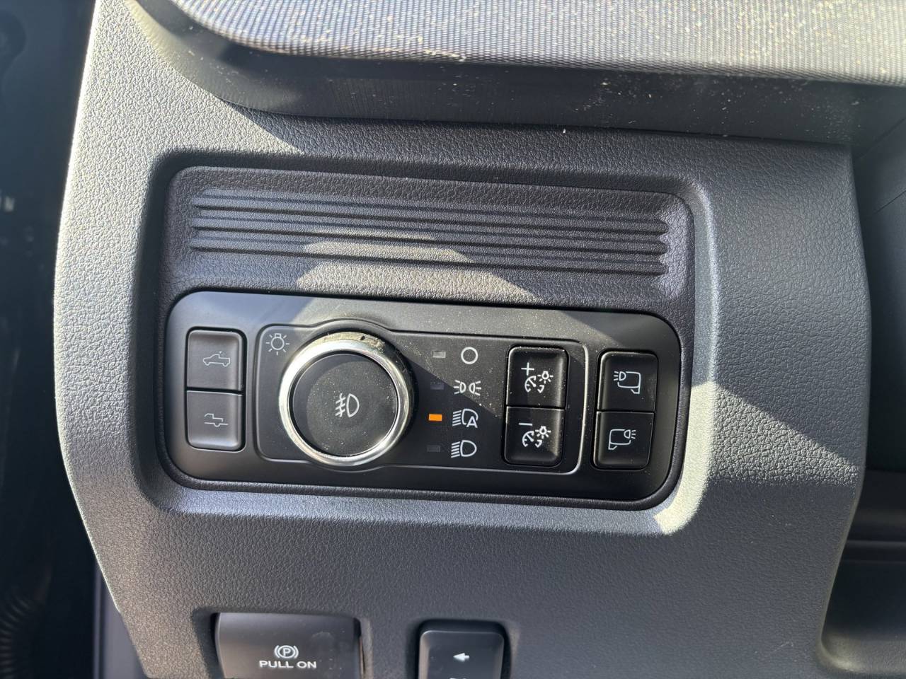 2025 Ford F-250 Super Duty Platinum - Photo 31