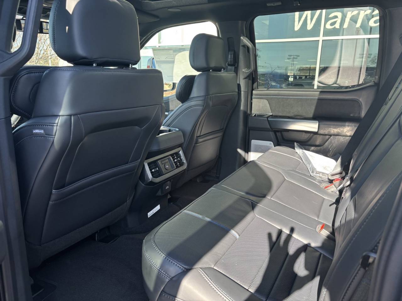 2025 Ford F-250 Super Duty Platinum - Photo 44