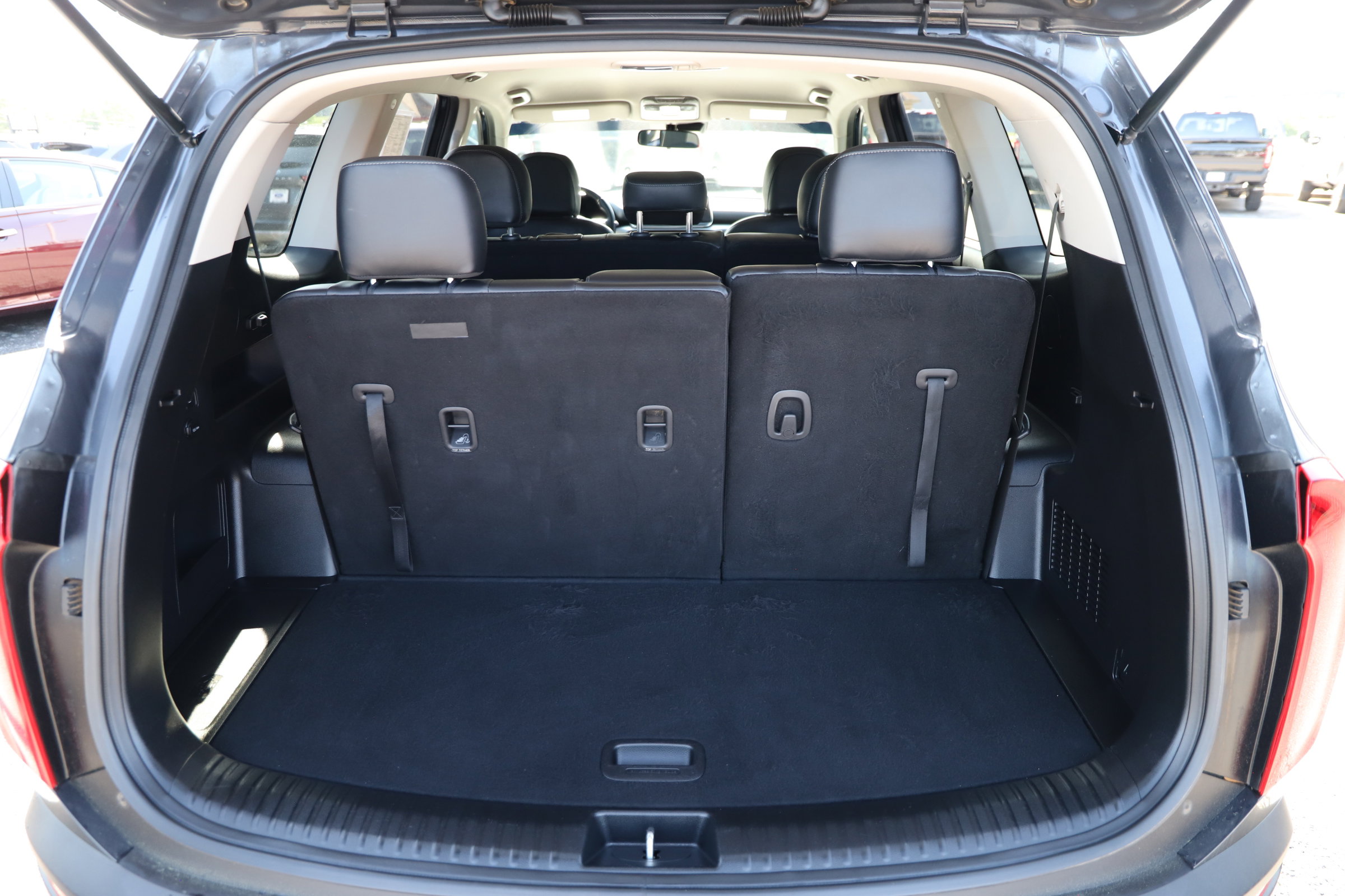 2022 Kia Telluride LX photo 8