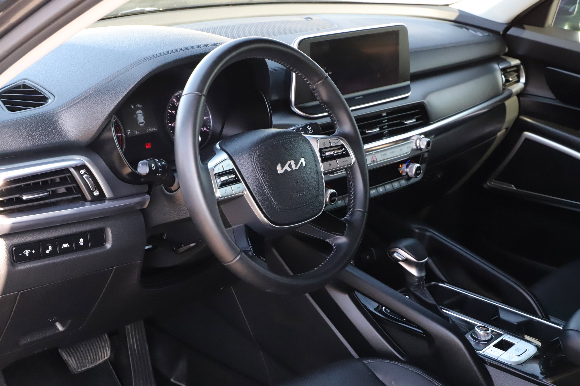 2022 Kia Telluride LX photo 13