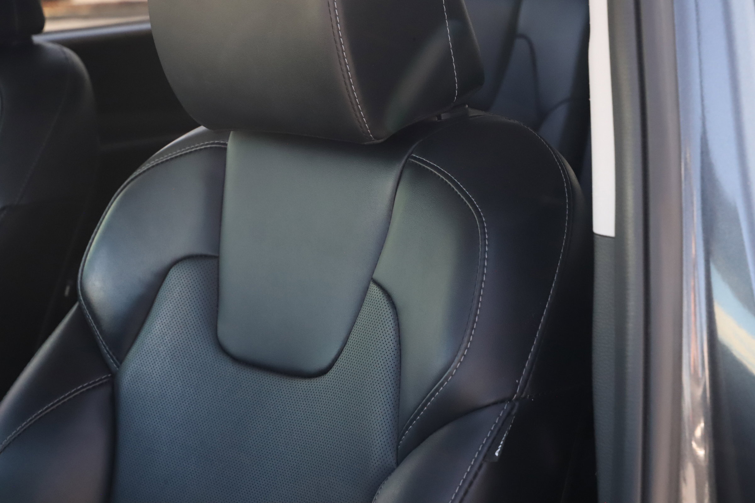 2022 Kia Telluride LX photo 15