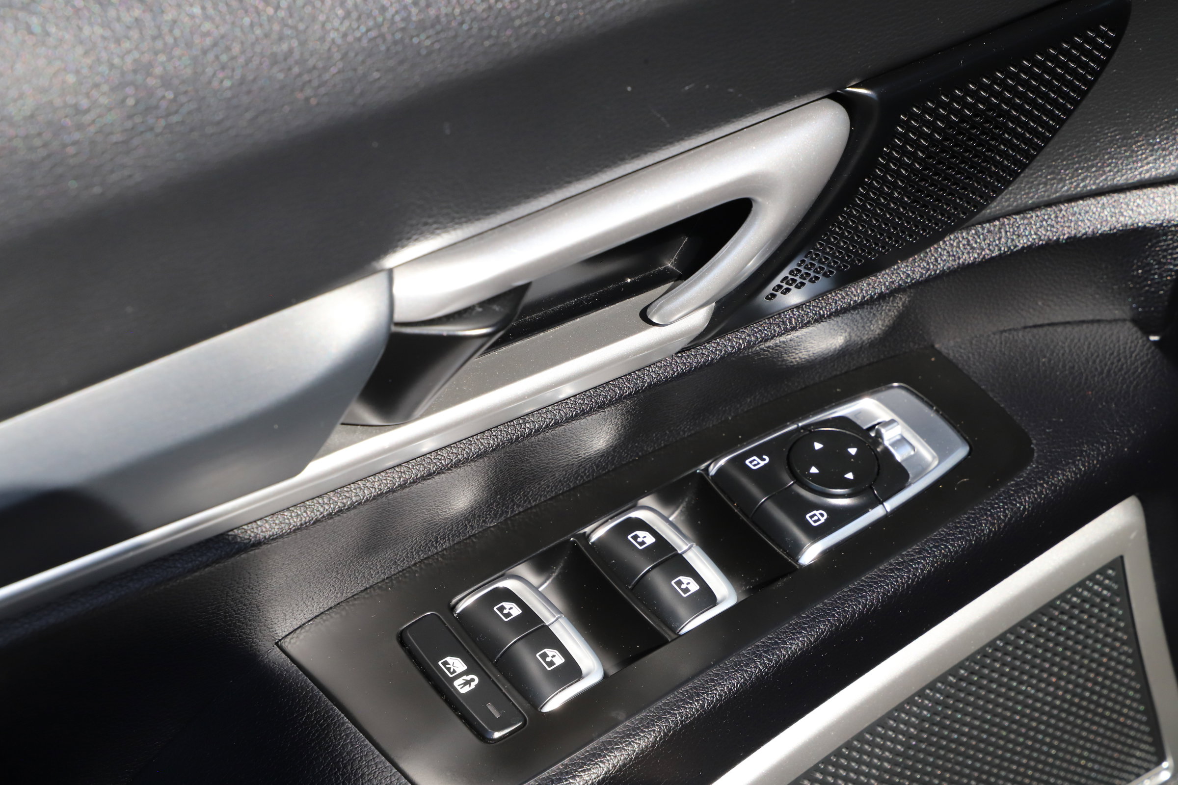 2022 Kia Telluride LX photo 18