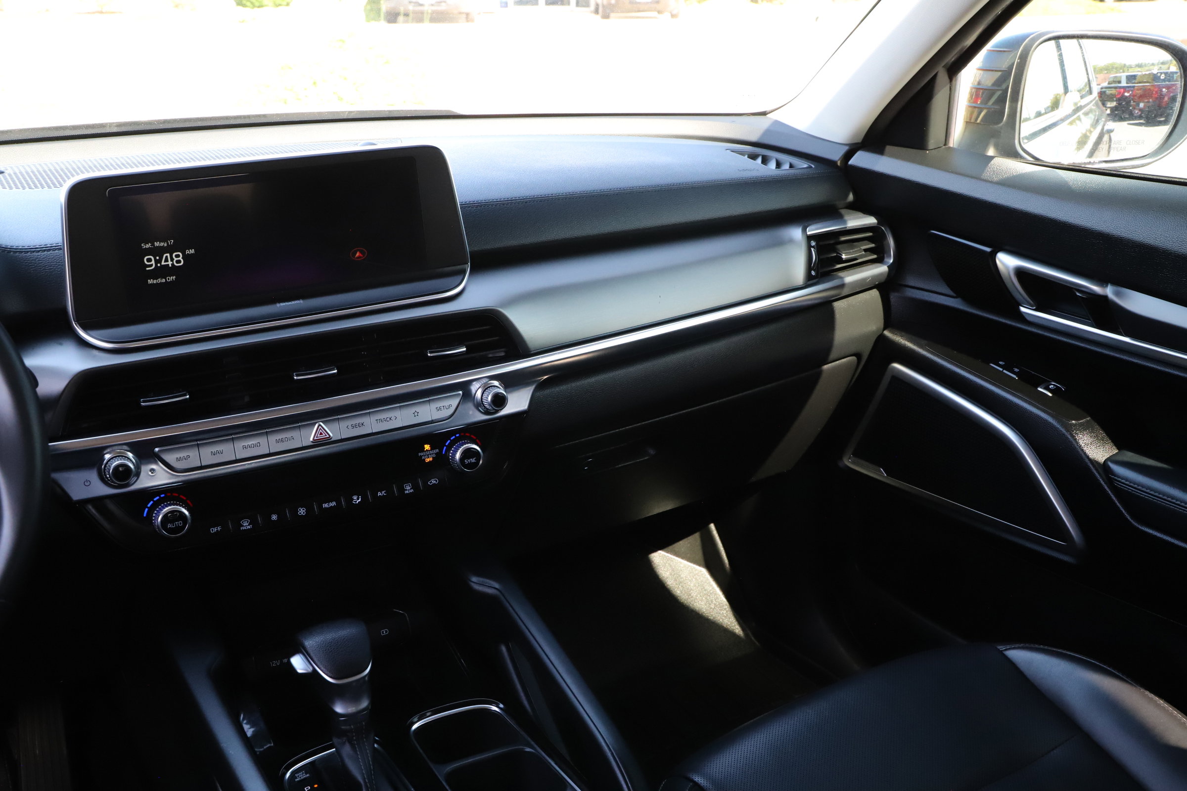 2022 Kia Telluride LX photo 25
