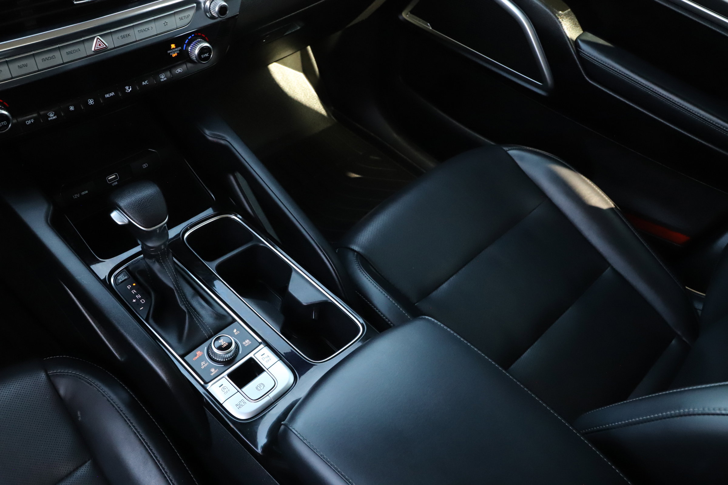 2022 Kia Telluride LX photo 26
