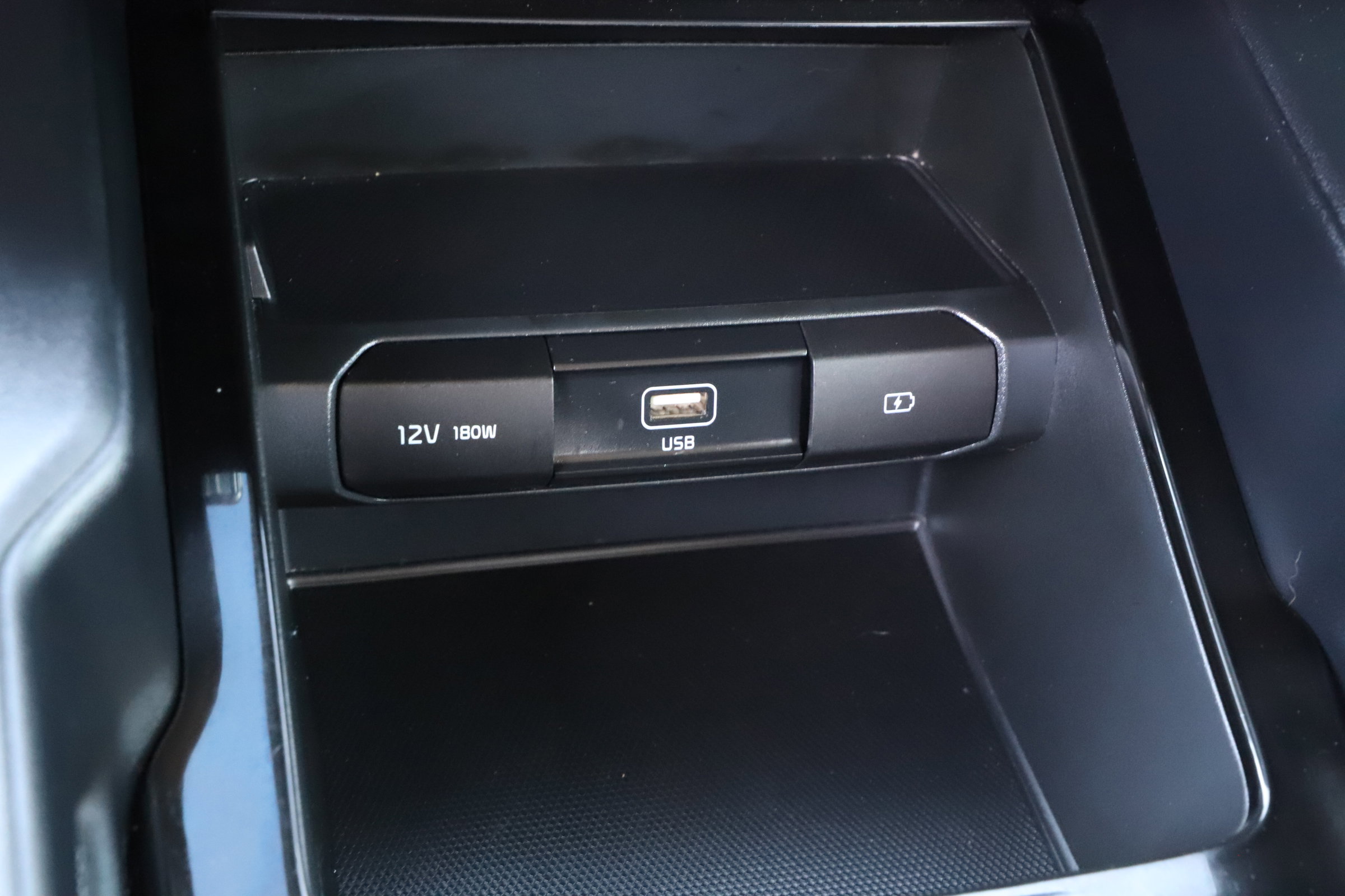 2022 Kia Telluride LX photo 28