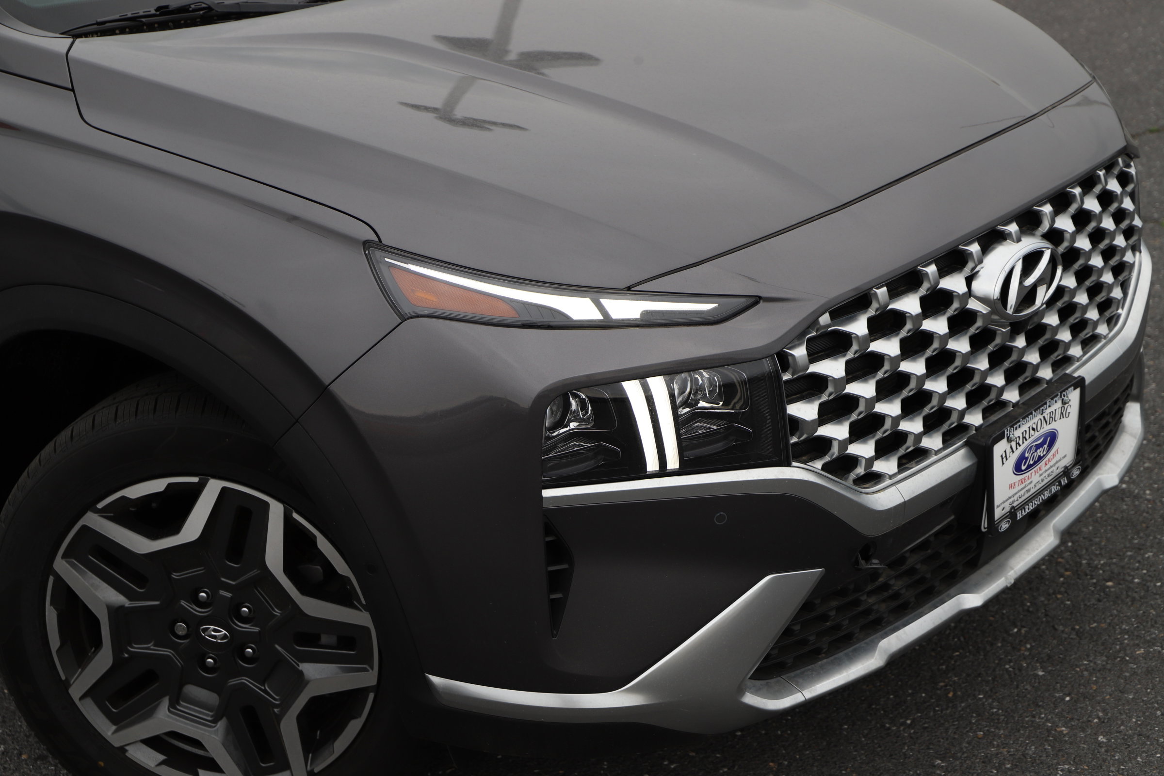 2022 Hyundai Santa Fe Limited photo 2