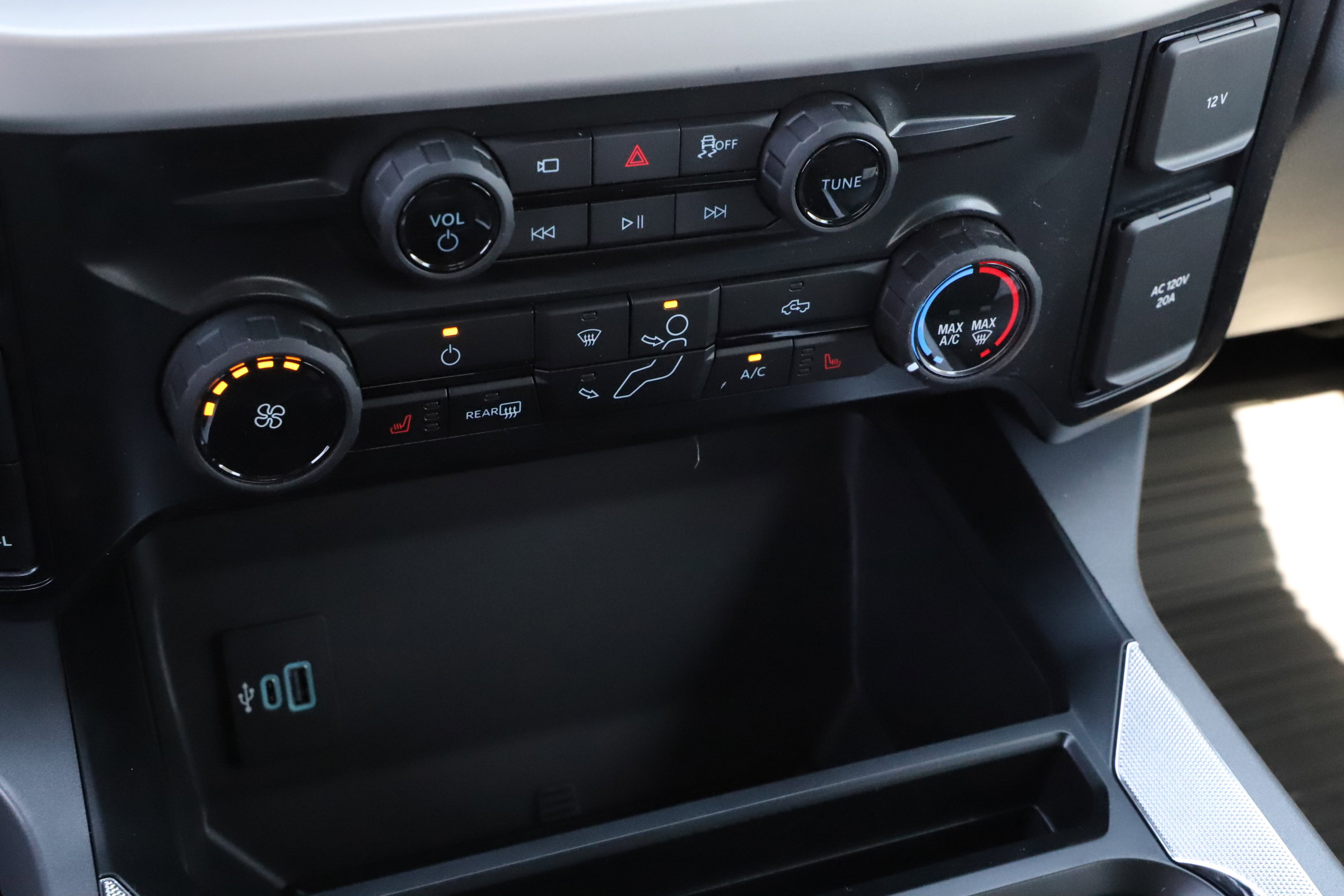 2025 Ford F-250 XLT photo 27