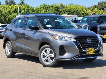 2025 Nissan Kicks S