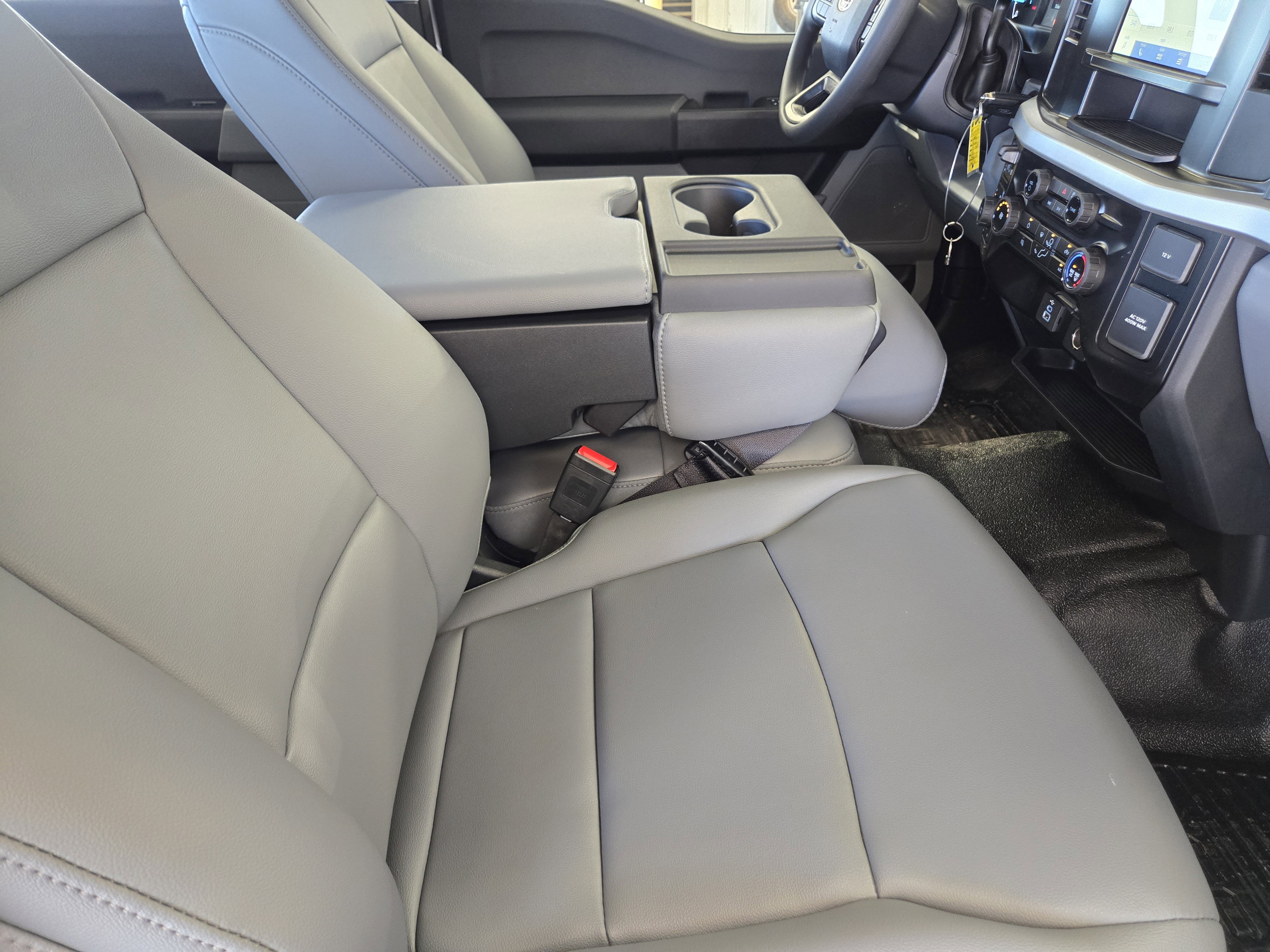2025 Ford F-250 XL photo 7