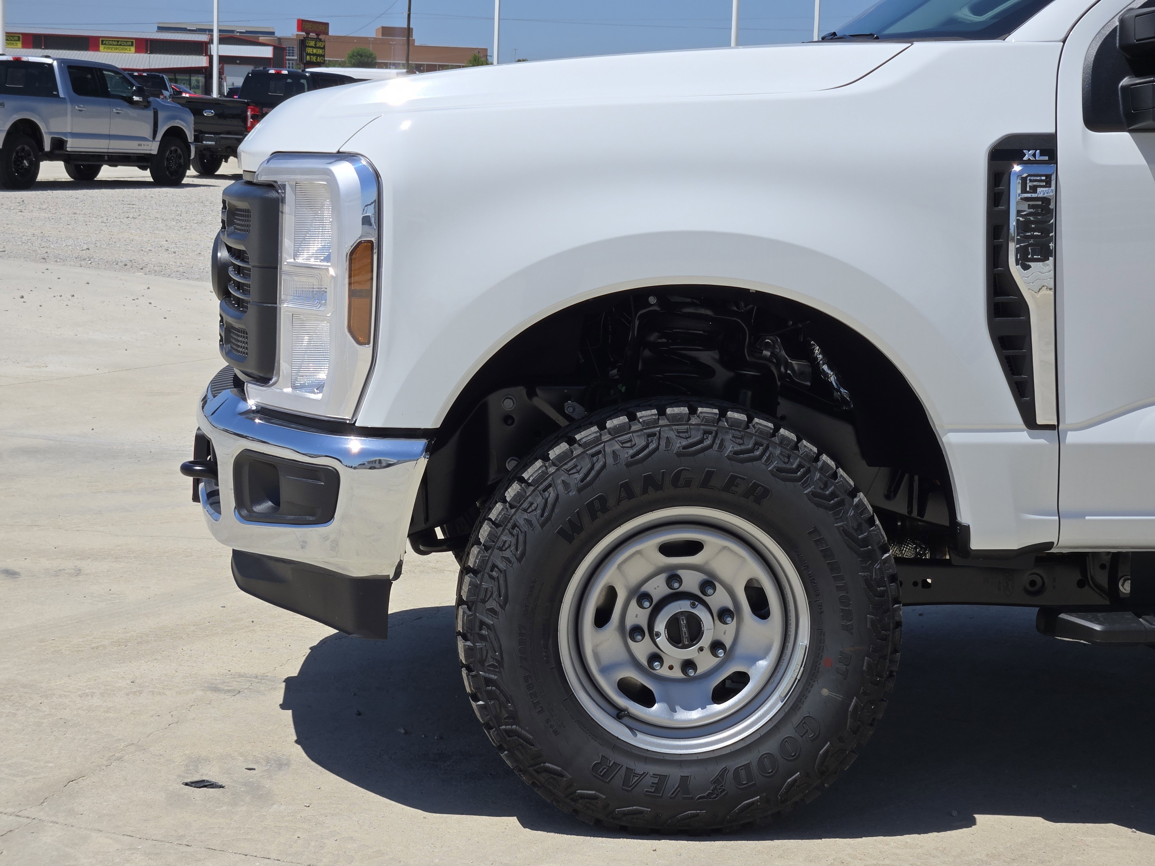 2025 Ford F-350 XL photo 2