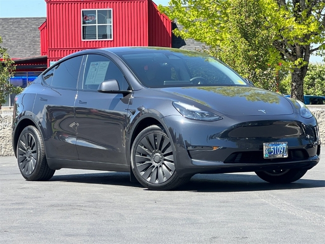 2024 Tesla Model Y Long Range