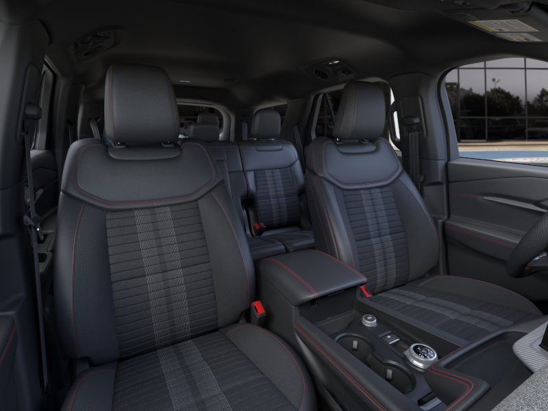 2025 Ford Explorer ST-Line photo 10