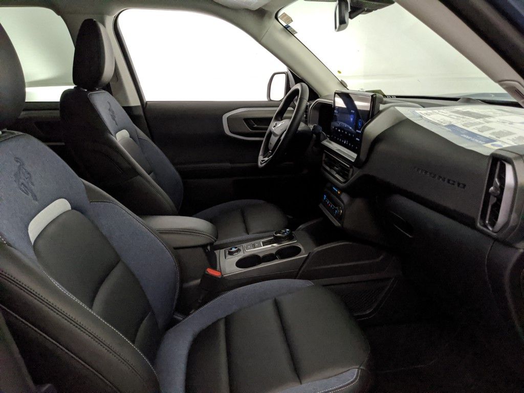 2025 Ford Bronco Sport Outer Banks photo 21