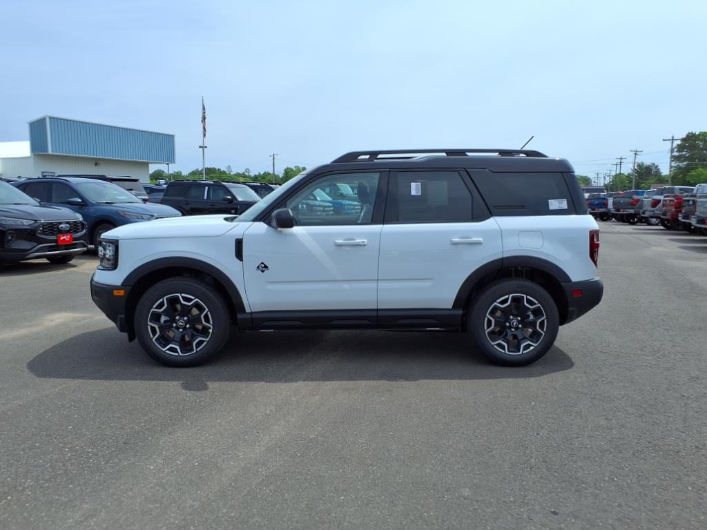 2025 Ford Bronco Sport Outer Banks photo 2