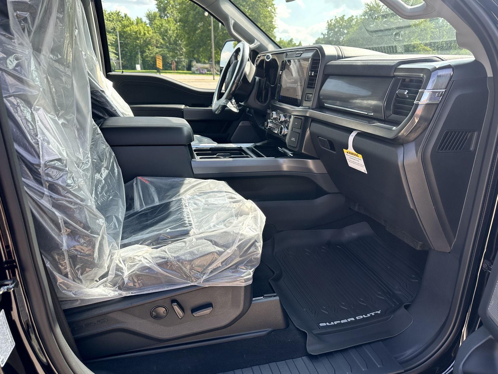2025 Ford F-350 Lariat photo 20