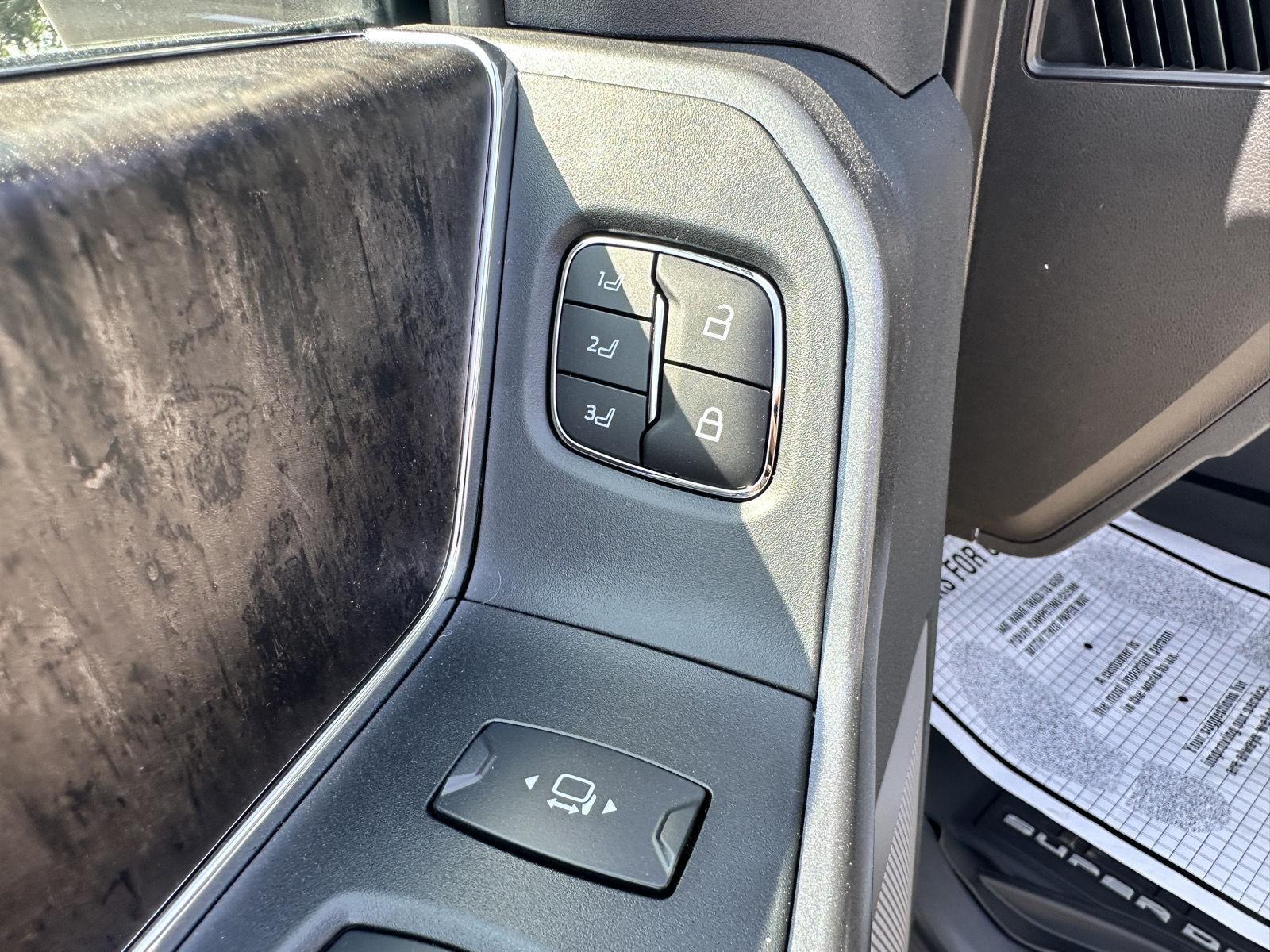 2025 Ford F-350 Lariat photo 22