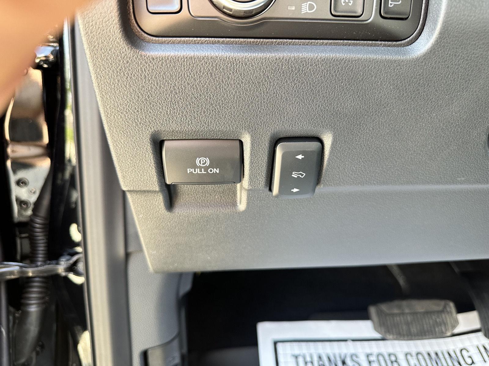 2025 Ford F-350 Lariat photo 25