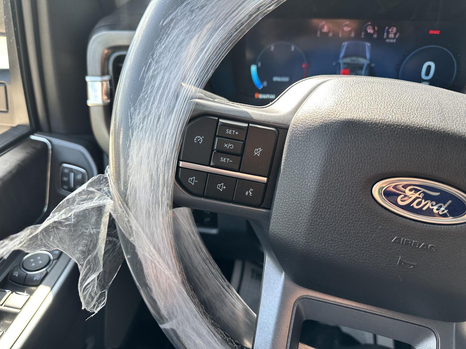2025 Ford F-350 Lariat photo 28