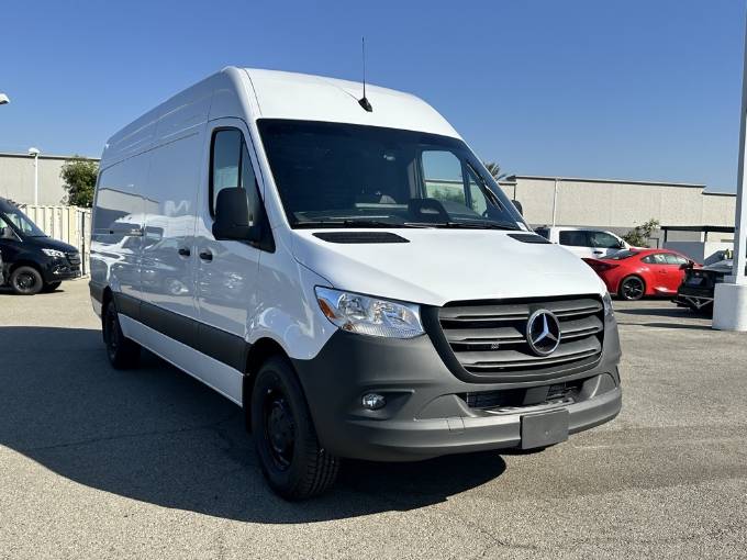 2025 Mercedes-Benz Sprinter Cargo Van Cargo 170 WB