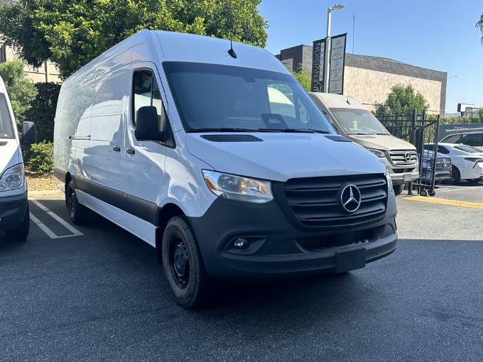 2025 Mercedes-Benz Sprinter Cargo Van Cargo 170 WB
