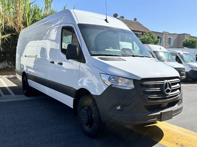 2025 Mercedes-Benz Sprinter Cargo Van Cargo 170 WB