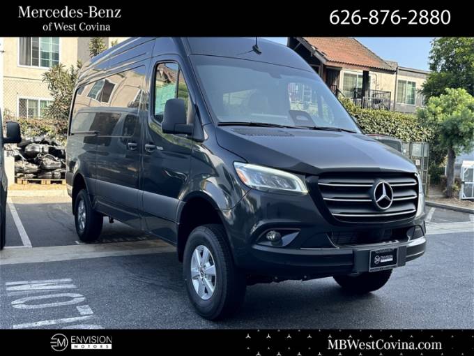 2025 Mercedes-Benz Sprinter Crew Van Crew 144 WB