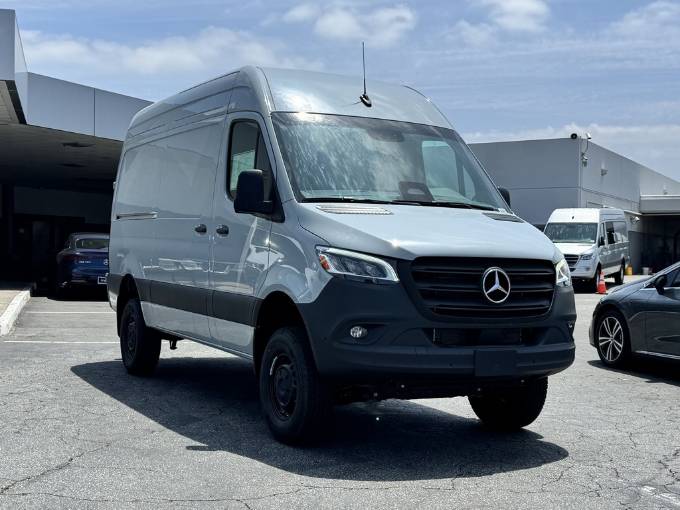 2025 Mercedes-Benz Sprinter Cargo Van Cargo 144 WB