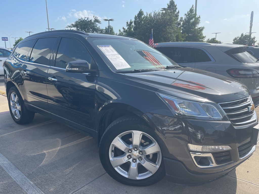 Used 2017 Chevrolet Traverse LT