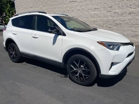 2017 Toyota RAV4 SE