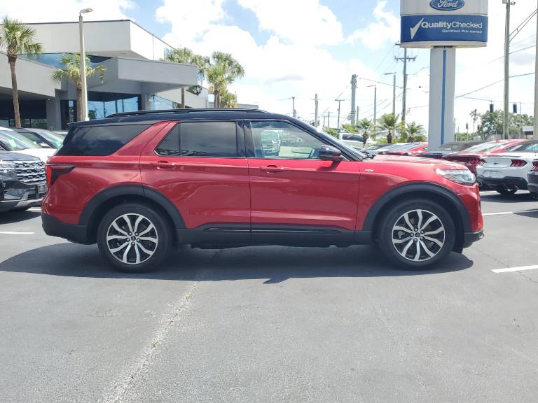 2025 Ford Explorer ST-Line