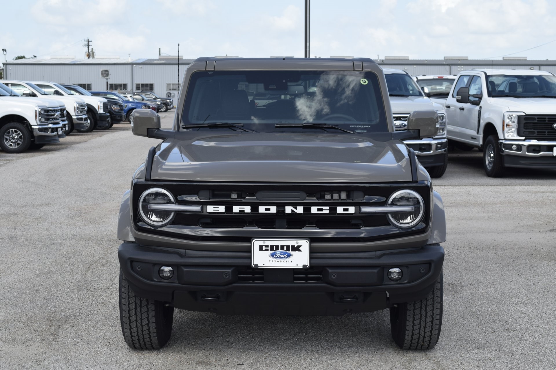 2025 Ford Bronco Outer Banks photo 37