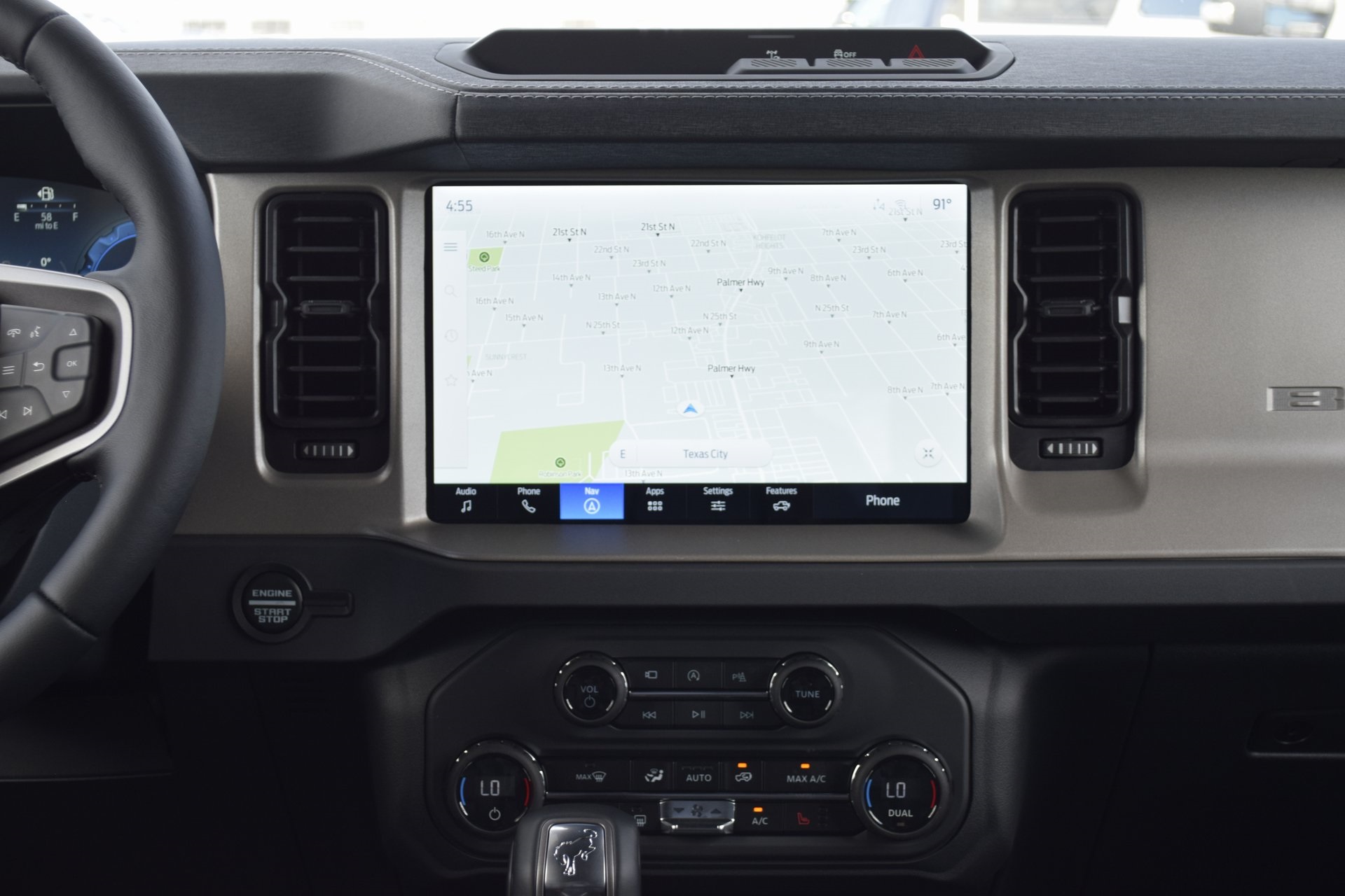 2025 Ford Bronco Outer Banks photo 8