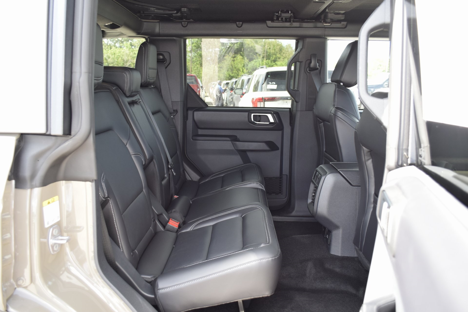 2025 Ford Bronco Outer Banks photo 18