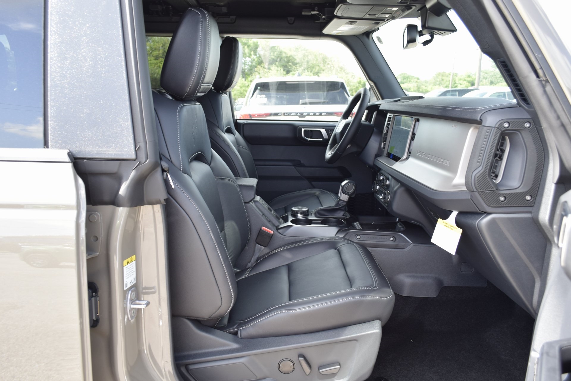 2025 Ford Bronco Outer Banks photo 19
