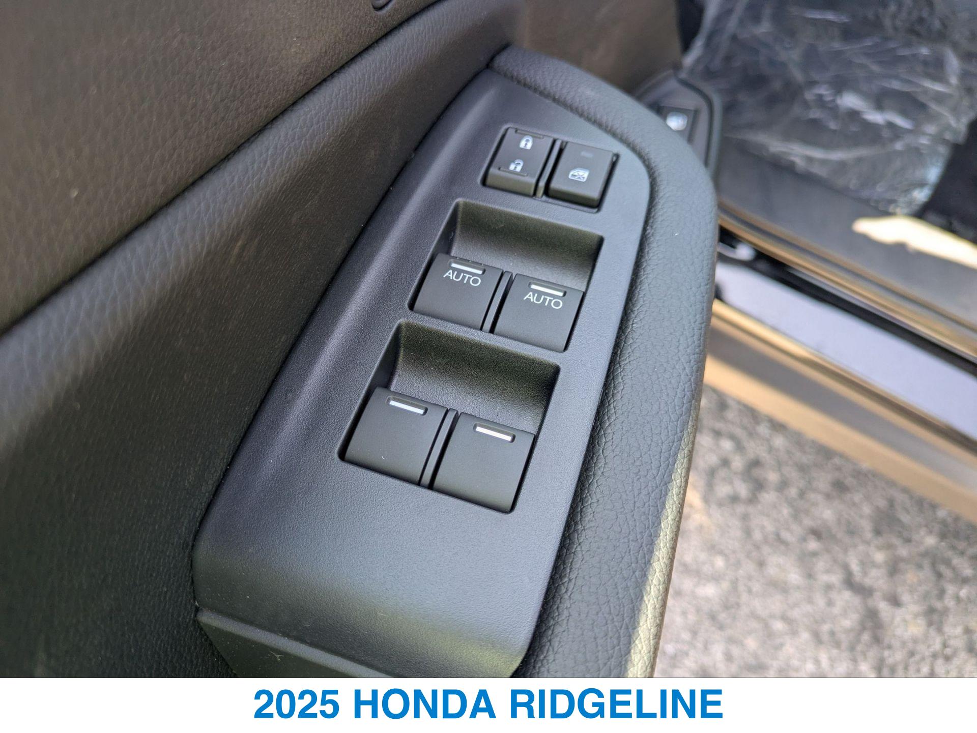 2025 Honda Ridgeline TrailSport photo 11
