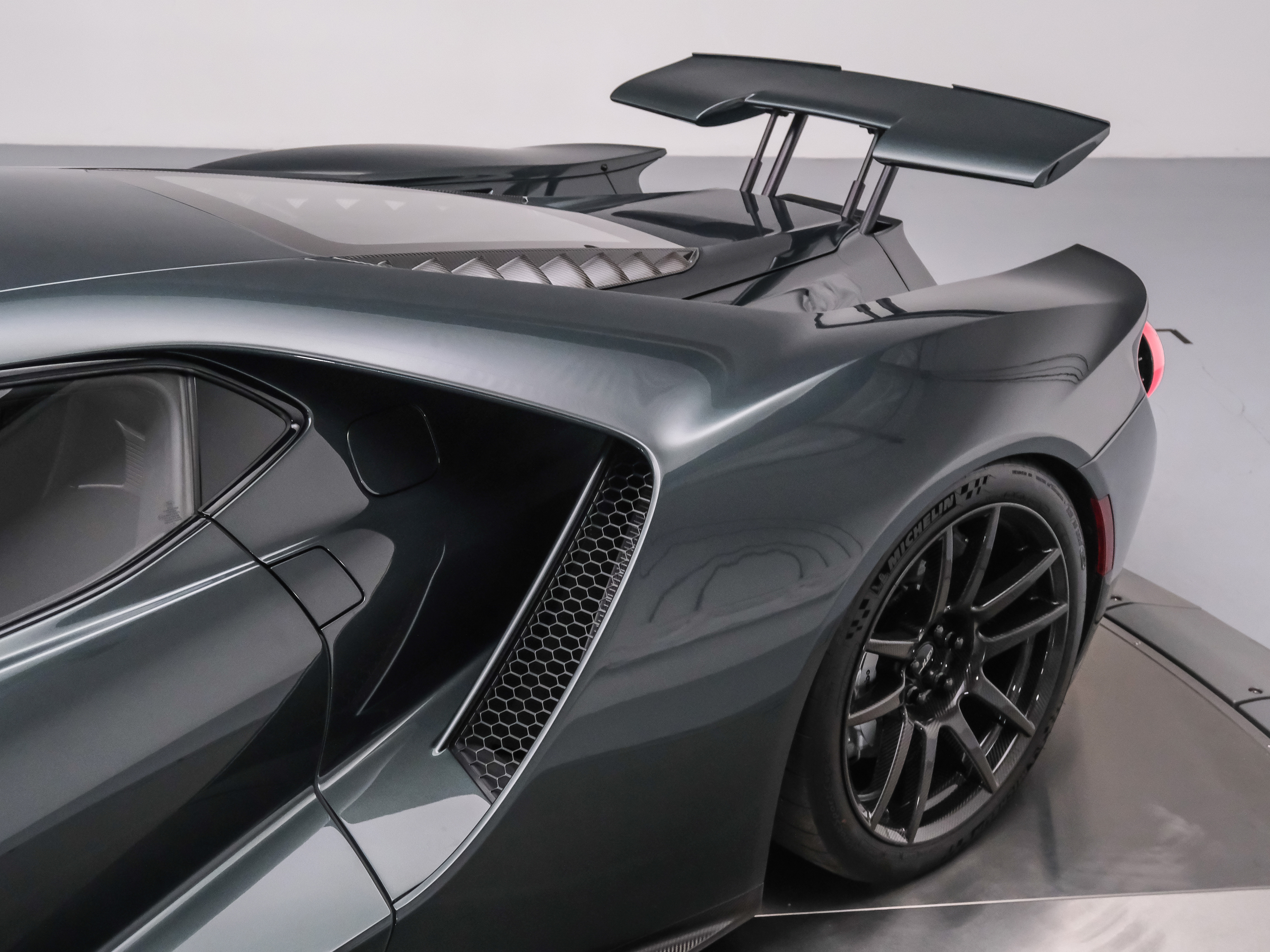2022 Ford GT photo 21