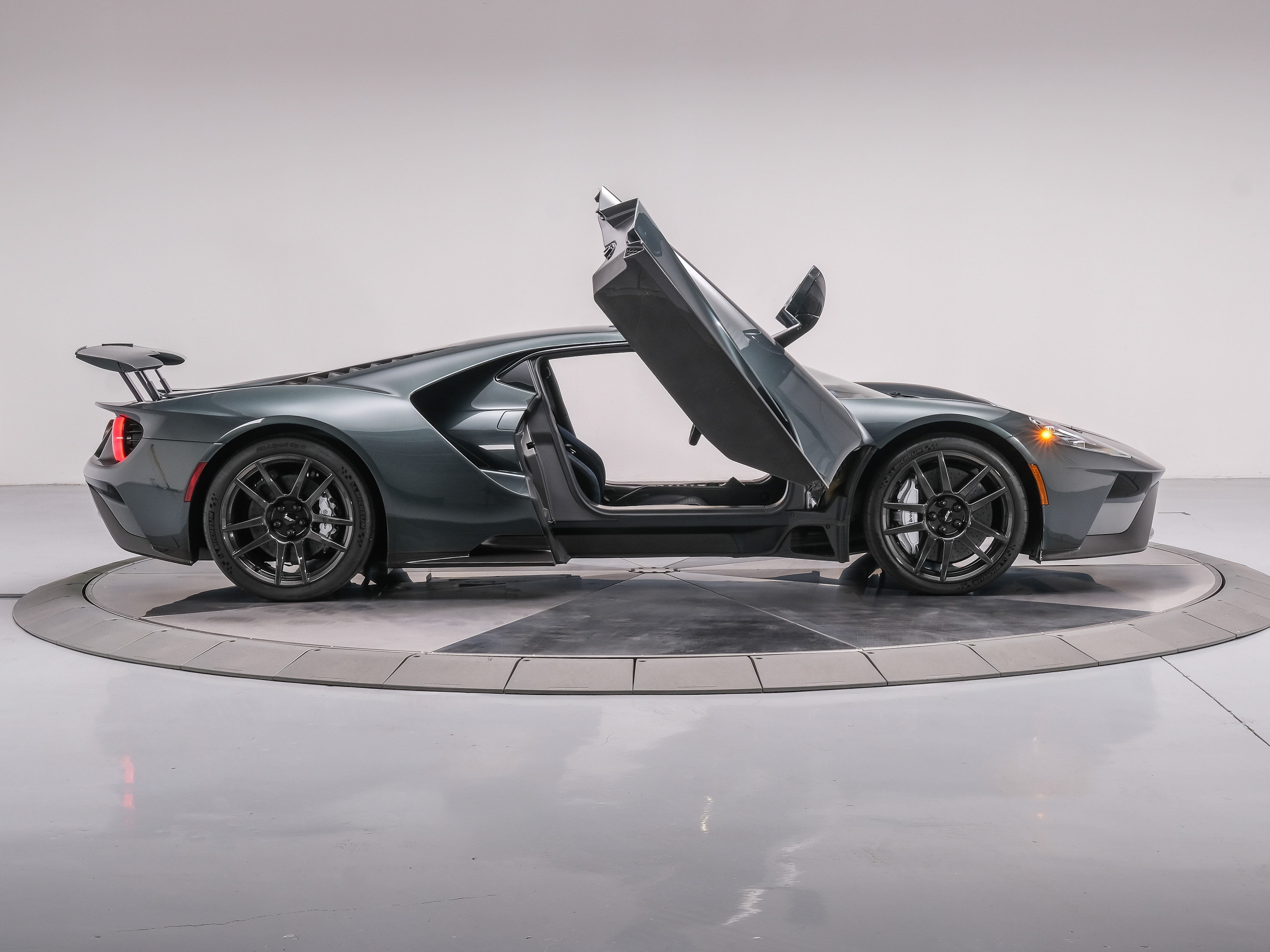2022 Ford GT photo 35