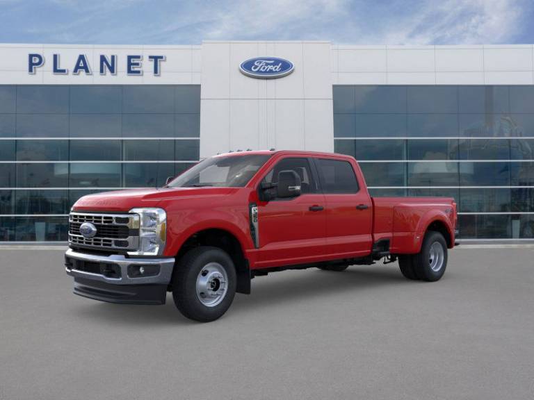 2025 Ford Super Duty F-350 DRW XLT 4WD Crew Cab 8' Box
