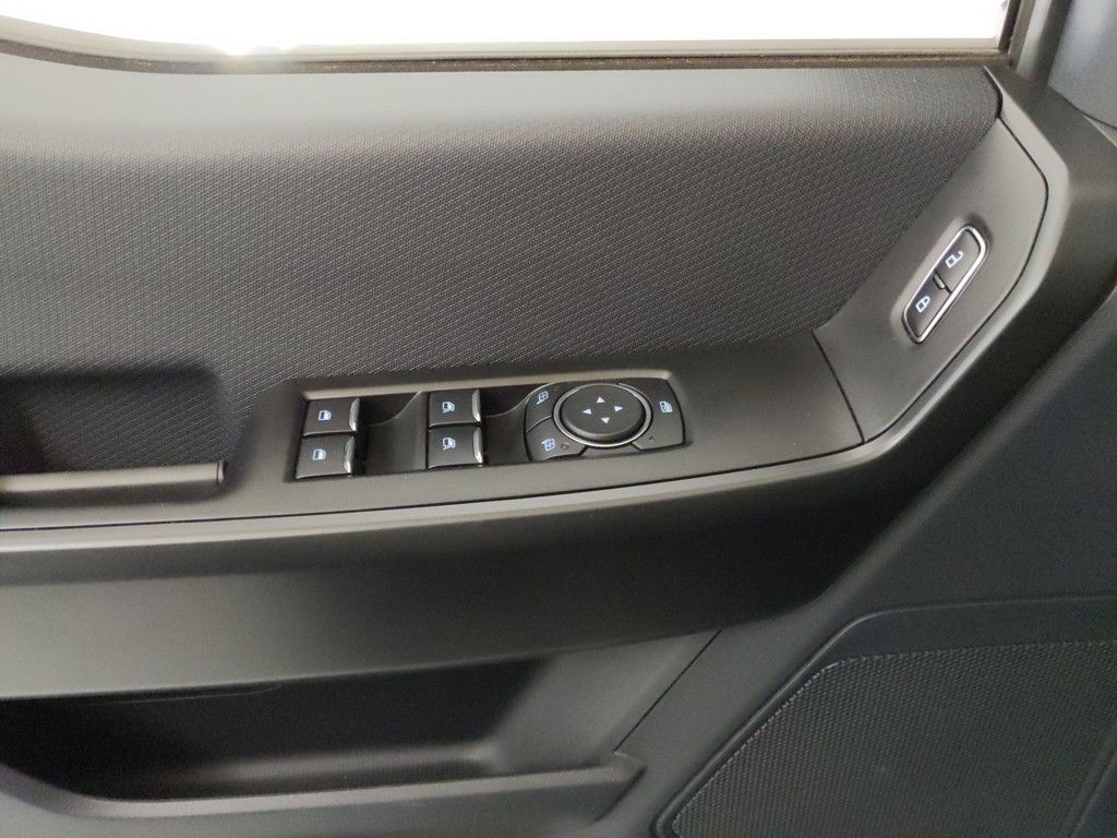 2025 Ford F-150 STX photo 19