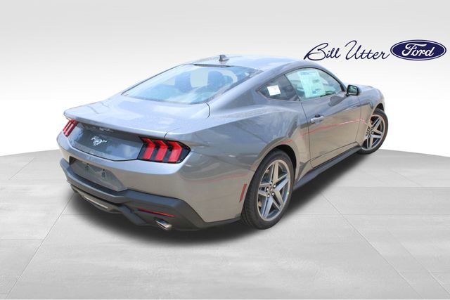 2025 Ford Mustang EcoBoost photo 3