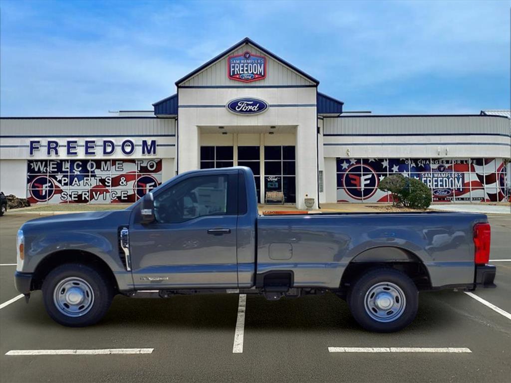 2025 Ford F-250 photo 2