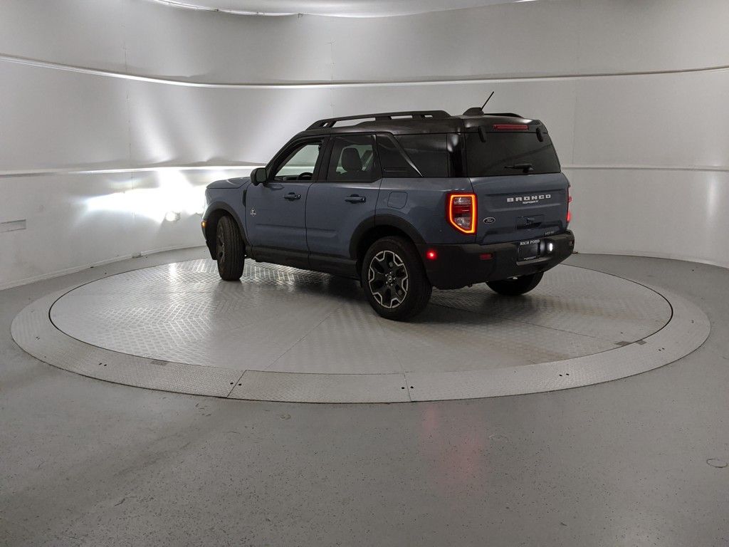 2025 Ford Bronco Sport Outer Banks photo 3