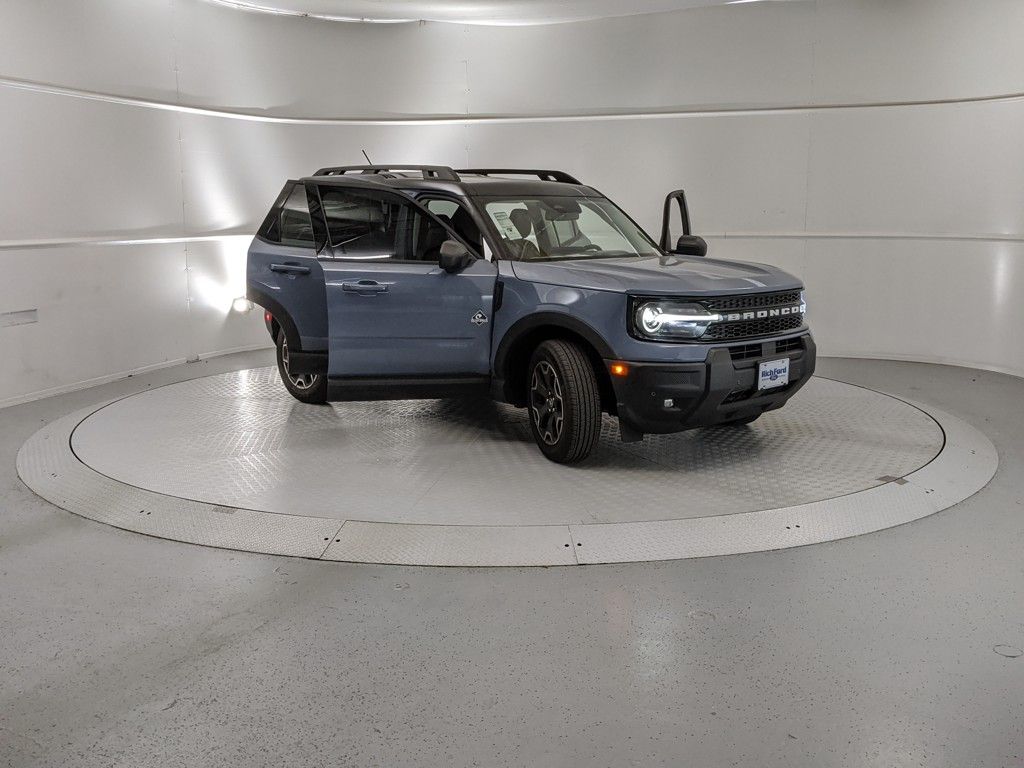 2025 Ford Bronco Sport Outer Banks photo 6