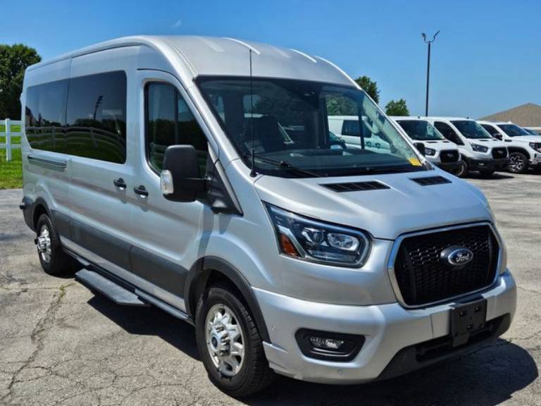 2023 Ford Transit Passenger Wagon XLT